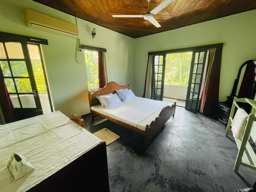 Side Galle